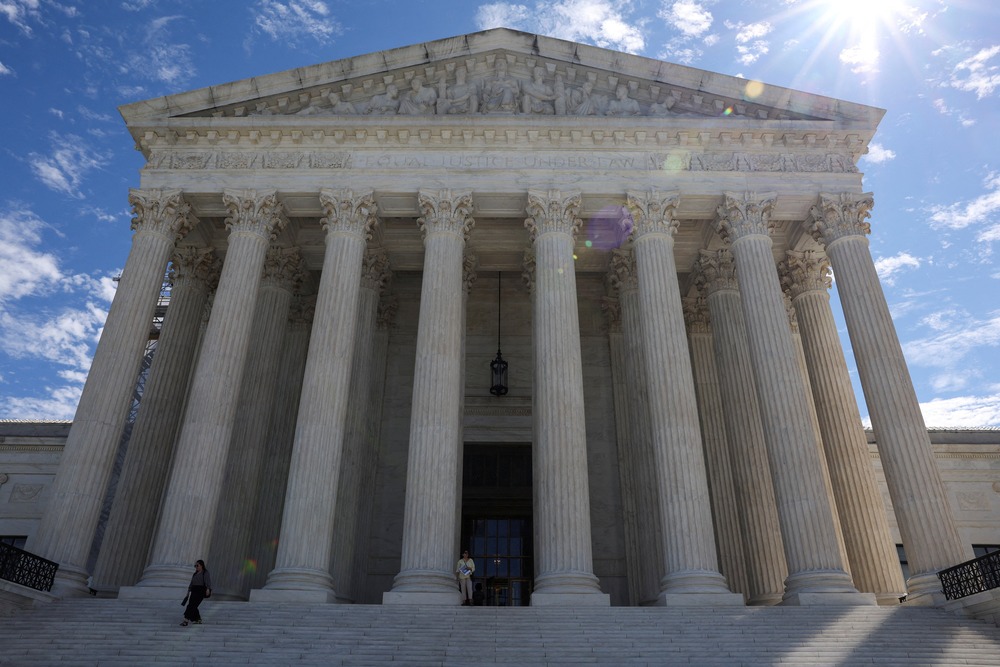 Edifice of U.S Supreme Court building.