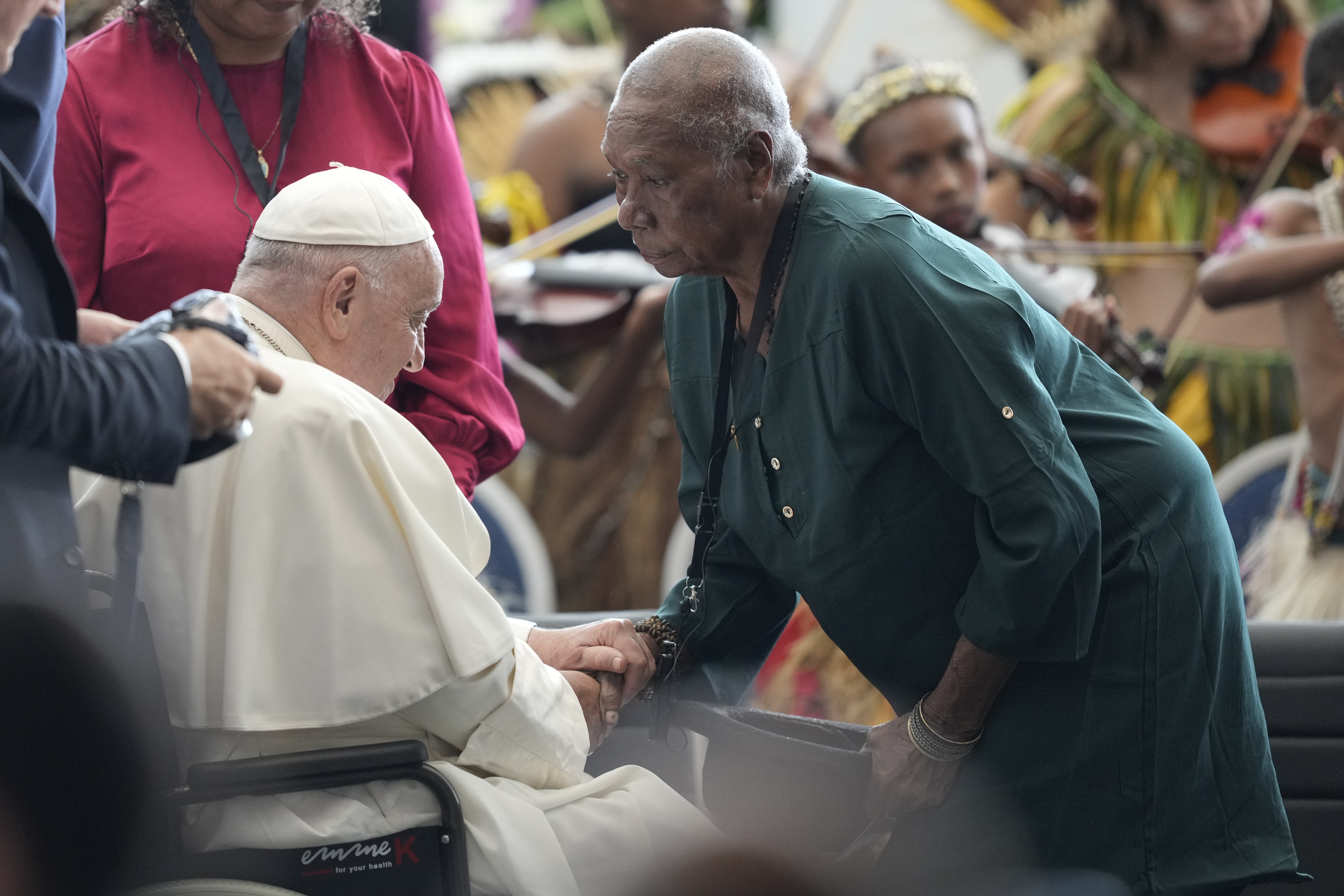 Sandra Russo meets Pope Francis at APEC Haus in Port Moresby, Papua New Guinea, Sept. 7, 2024. (AP/Mark Baker)