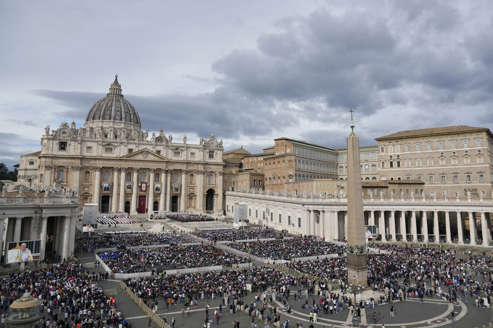 Aerial view of St. Peter's Square on cloudy day. 