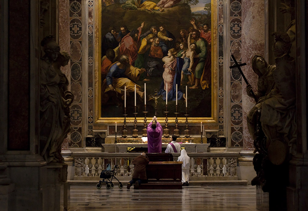 The Altar of the Transfiguration in St. Peter's Basilica at the Vatican in February 2013 (Wikimedia Commons/Westerdam)