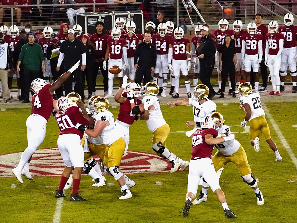 The University of Notre Dame plays Stanford University in a Nov. 27, 2021, football game. (Wikimedia Commons/Chad Kainz)