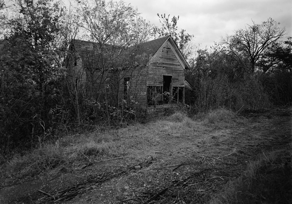 The birthplace of Woody Guthrie in Okemah, Oklahoma (Wikimedia Commons/Library of Congress, Prints and Photograph Division, Historic American Buildings Survey: HABS OKLA,54-OKE.V,1-1)