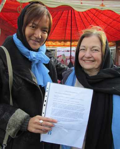 Nobel Laureate Mairead Maguire (right) and UN staffperson (photo courtsey vcnv.org)