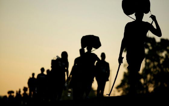 Migrants near Huixtla, Mexico, join a caravan heading to the U.S. border Nov. 27. (CNS/Reuters/Jose Luis Gonzalez)